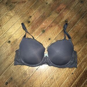 Victoria’s Secret 34D Lacy gray lined Demi bra